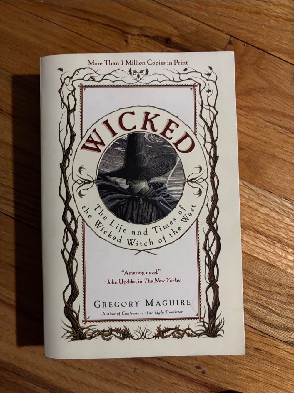 Wicked by Gregory Maguire - White Cover Paperback